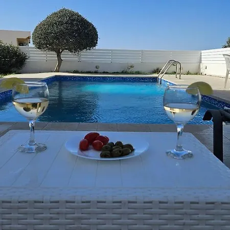 Livia - Vikles 1 Villa Pomos