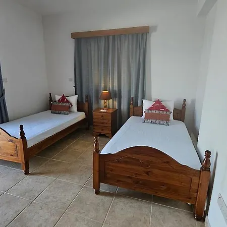 Livia - Vikles 1 Villa Pomos