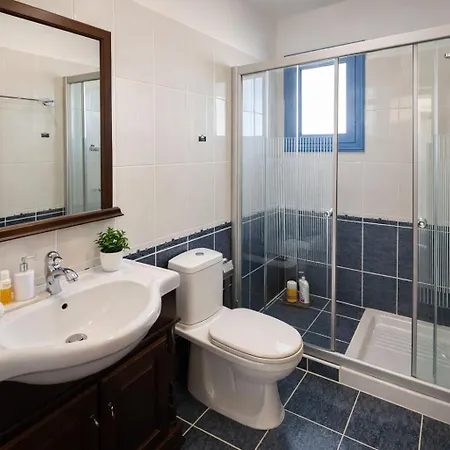Livia - Vikles Villa Pomos