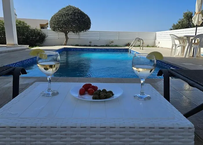 Livia - Vikles 1 Villa Pomos